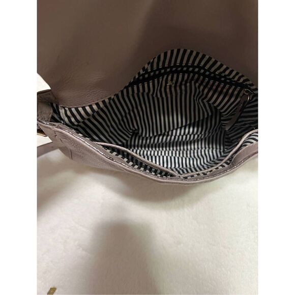 Kate Spade purse  - Picture 4 of 16